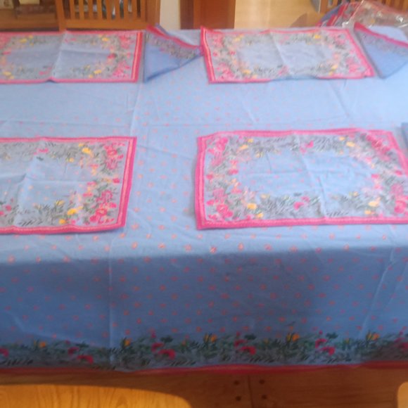 Williams Sonoma Tablecloth, Blue with Six Inch Floral Border - Picture 2 of 4